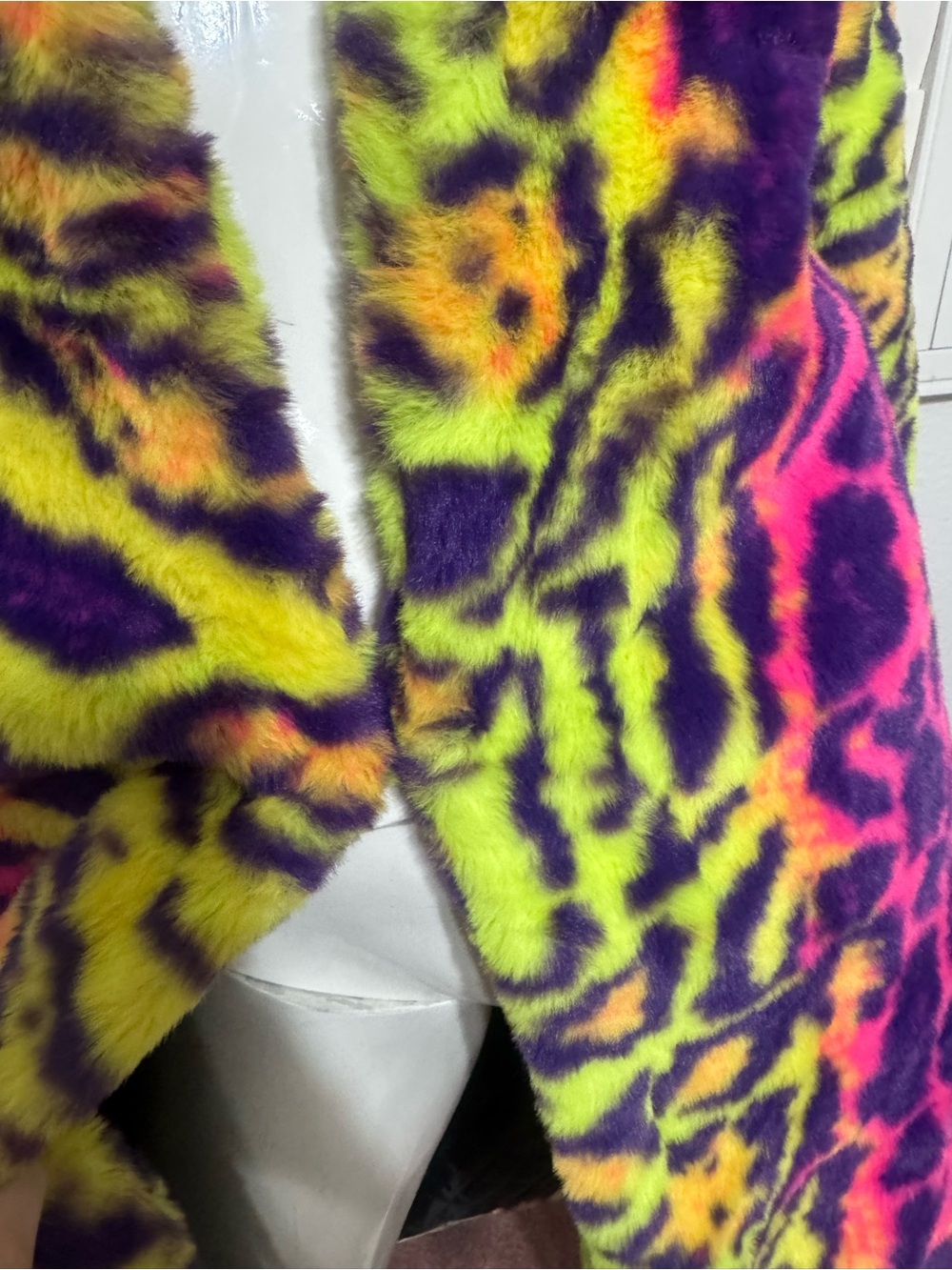New M neon leopard animal print
Fur long coat jacket rave festival Lisa frank - Picture 4 of 6